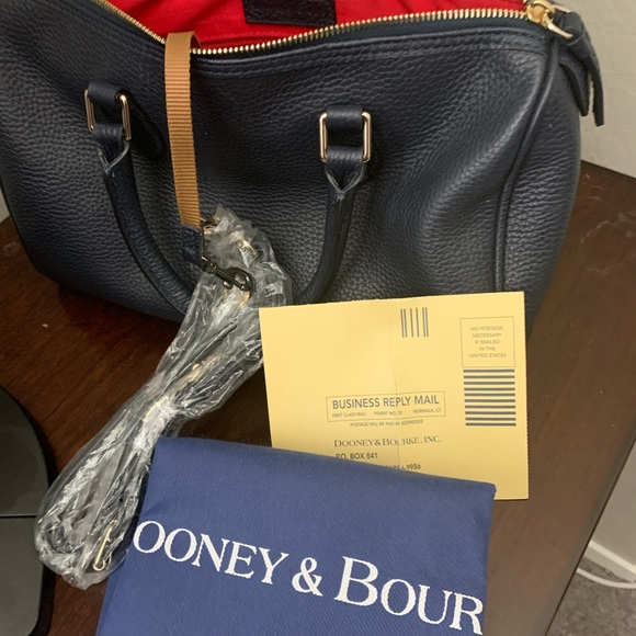 Satchel - Picture 3 of 5